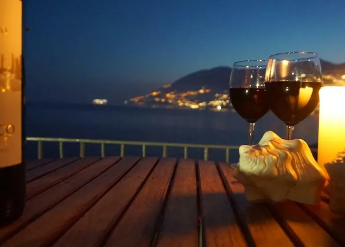 The Cliff Вилла Майори