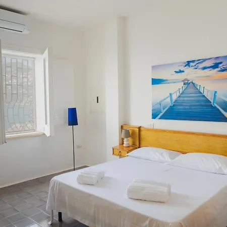 The Cliff مايوري