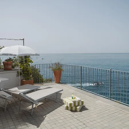 The Cliff * مايوري